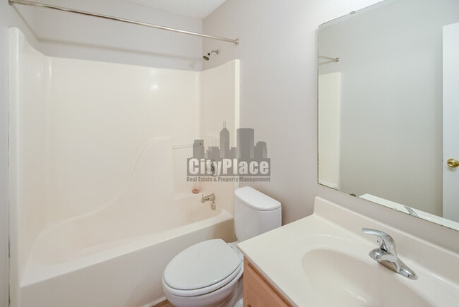 Building Photo - 5231 Pin Oak Dr