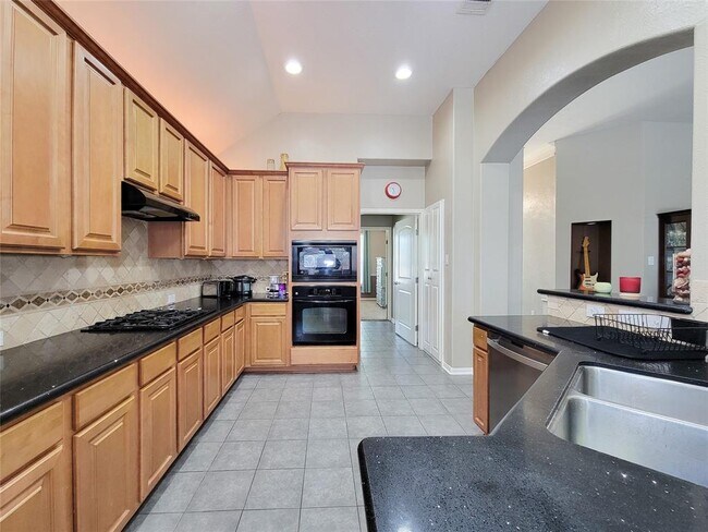 Building Photo - 22531 Windbourne Dr