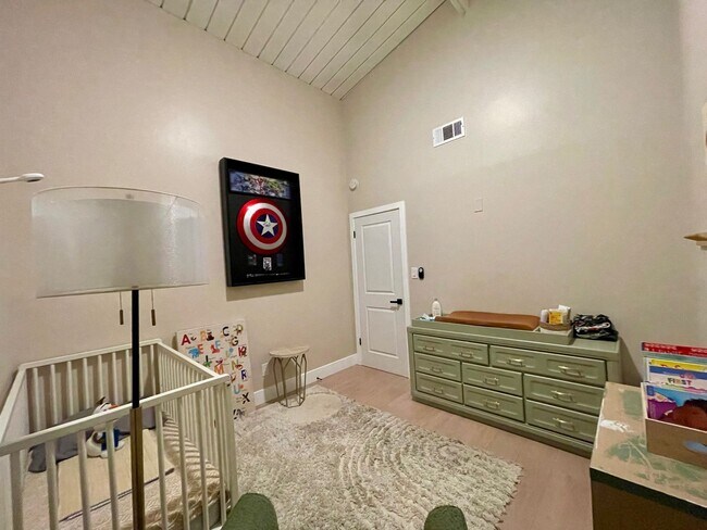 Building Photo - Gorgeous Mid century Modern home in San Carlos