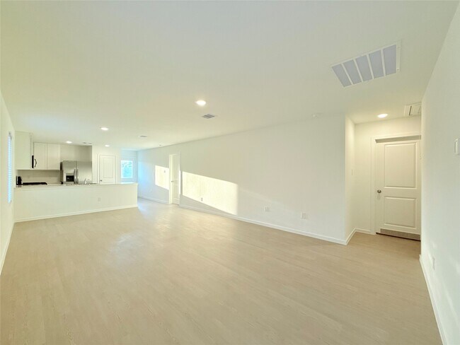 Building Photo - 6831 Flowering Ginger Ln