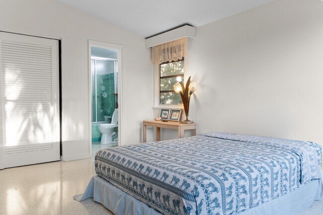 Building Photo - 3490 S Ocean Blvd