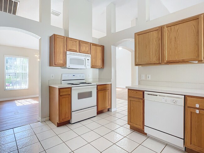 Building Photo - 374 Pine Springs Dr