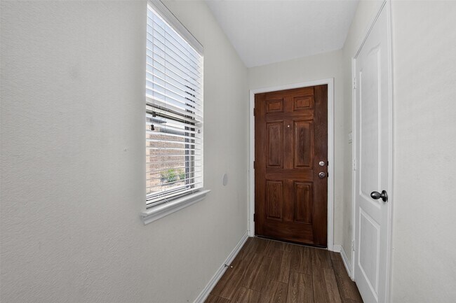 Building Photo - 6014 Wakanda Ln