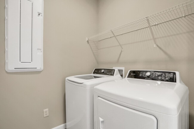 Building Photo - 2203 Sequoia Ct