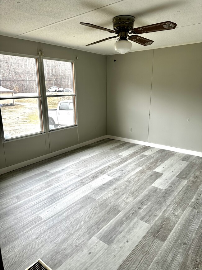 Building Photo - 4617 US-60