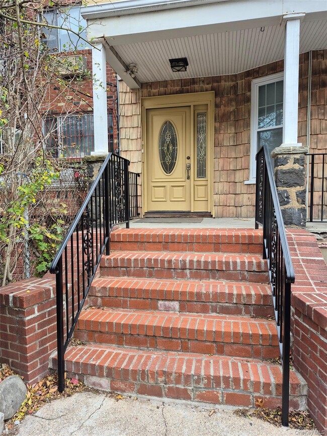 Building Photo - 84-31-84101 101st St