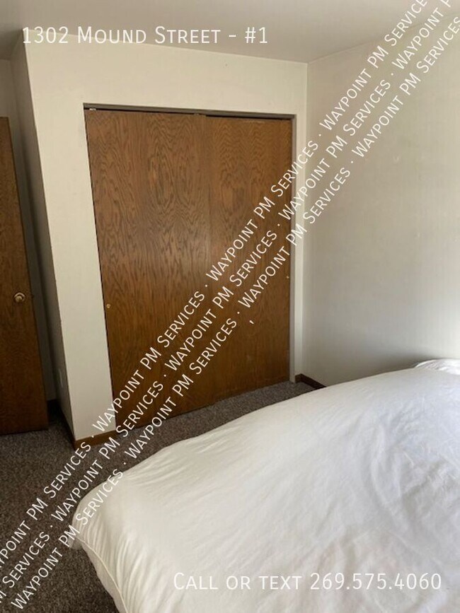 Building Photo - 1302 Mound St