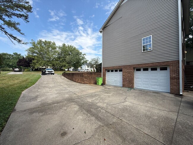 Building Photo - 5337 Moss Creek Ln