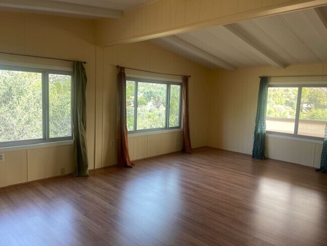 Building Photo - 401 Sunset Hills Dr