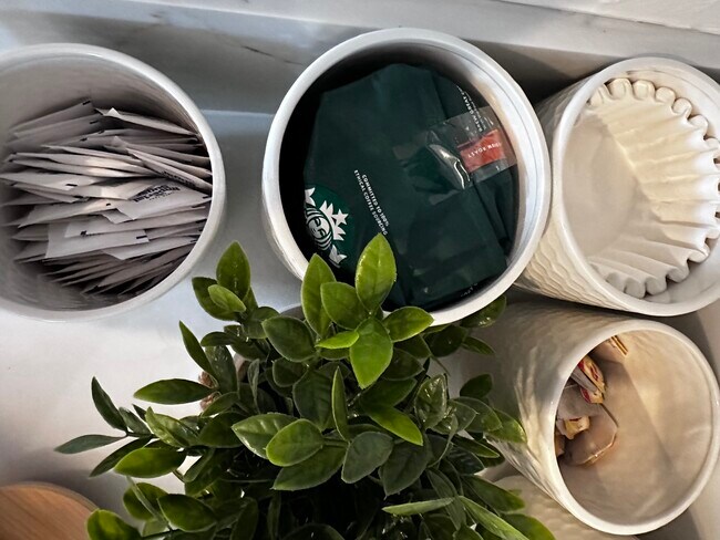 Building Photo - 9962 Pacific Ave