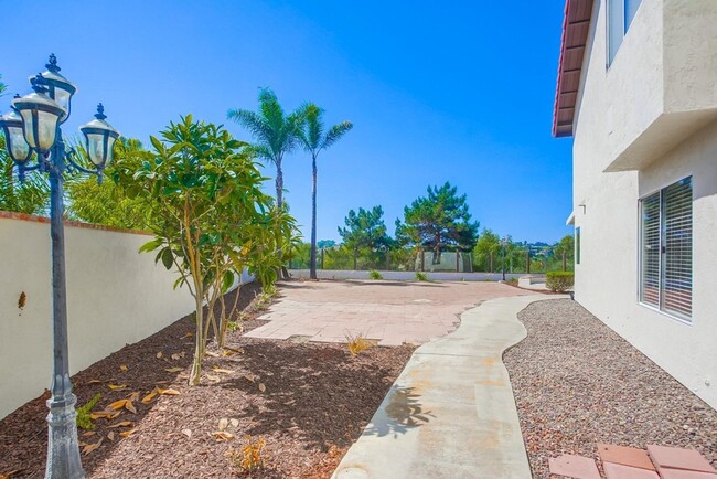 Building Photo - Great 4 bedroom, 3 bath Carlsbad Home For ...