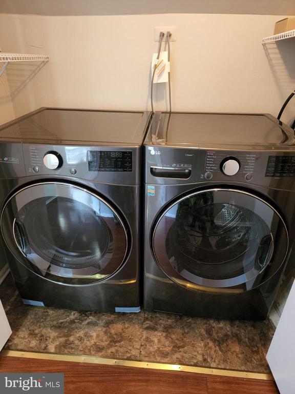 Building Photo - 182 Scobee Ln