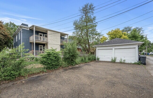 Building Photo - 3400 Elliot Ave