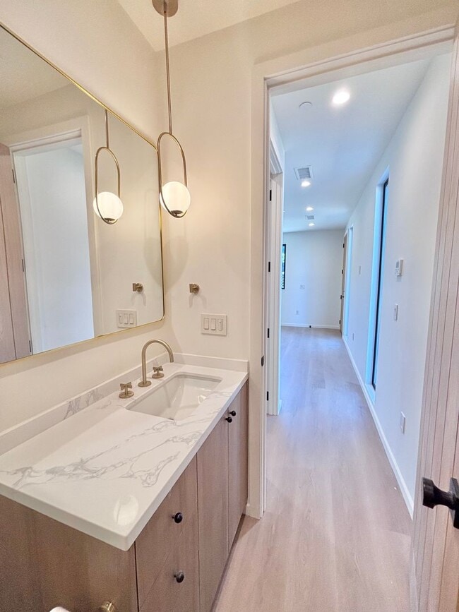 Building Photo - 17852 Saticoy St