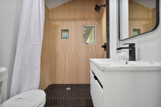 Building Photo - 2A Cherry Ln