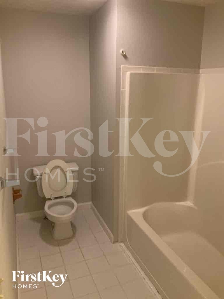 Building Photo - 1675 Pilgrim Way