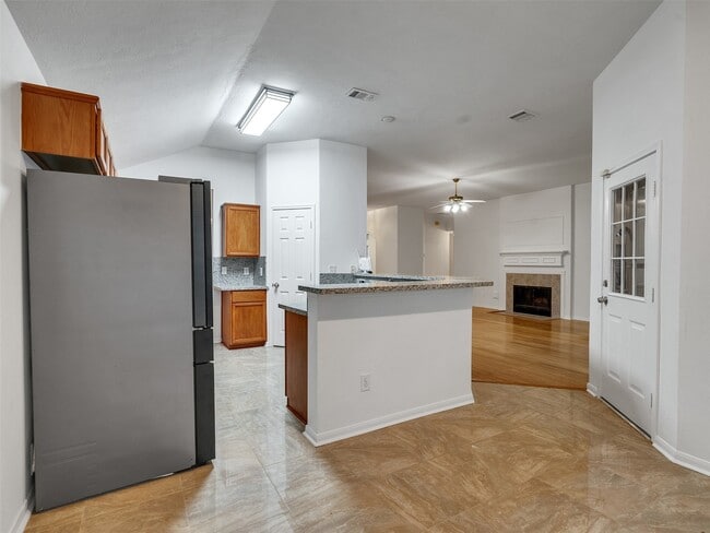 Building Photo - 16715 Lighthouse View Dr