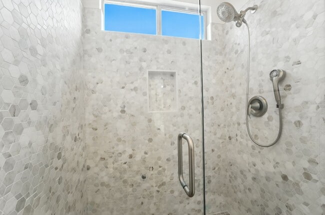 Building Photo - Fully Remodeled 2BR + Den in Trilogy at Po...