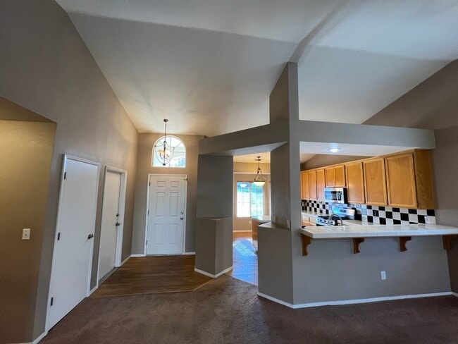 Building Photo - 3-bedroom single story in Merced!
