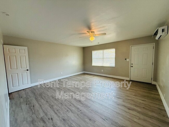 Building Photo - 637-637 17th Ave S