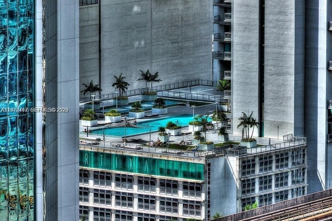 Building Photo - 690 SW 1st Ct