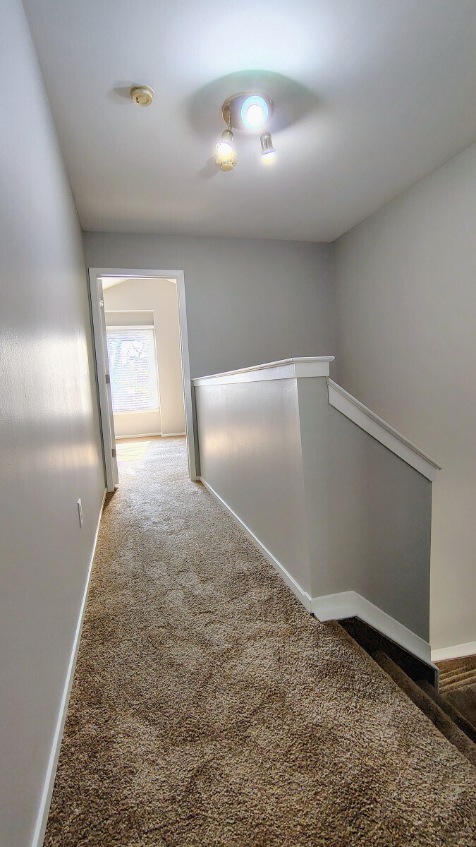 Building Photo - 24757 Bashian Dr