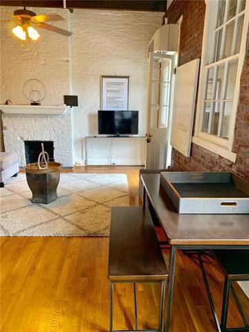 Building Photo - 523 Dumaine St