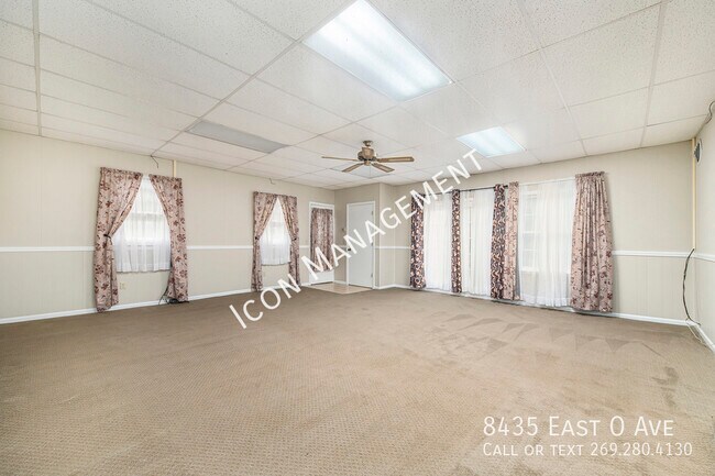 Building Photo - 8435 E O Ave