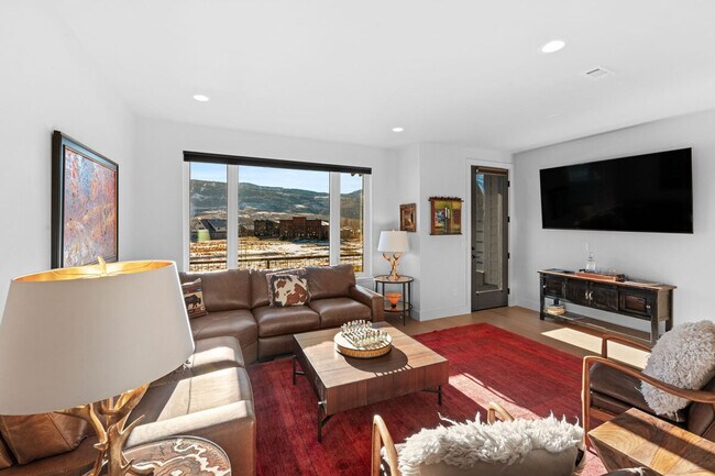 Building Photo - 85 Haverly St