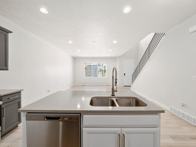 Building Photo - Wau-15083 S Reins Way Bluffdale, UT 84065