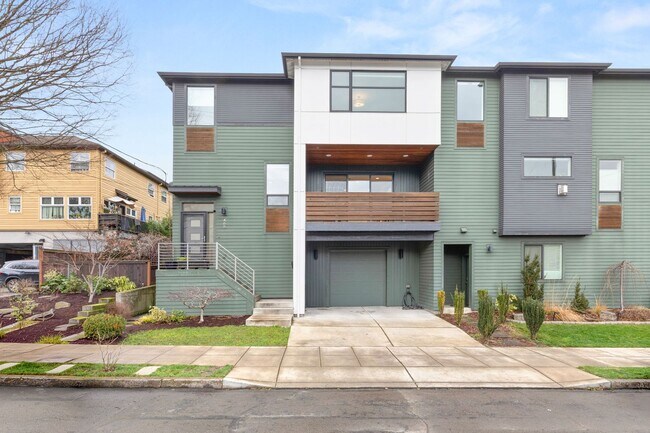 Building Photo - Stunning, Modern 4 bed home with attached ADU in King Neighborhood - AVAILABLE NOW!!