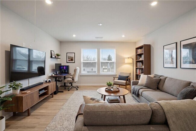 Building Photo - 1543 Maston Rd