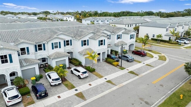 Building Photo - 2619 SE 11th St