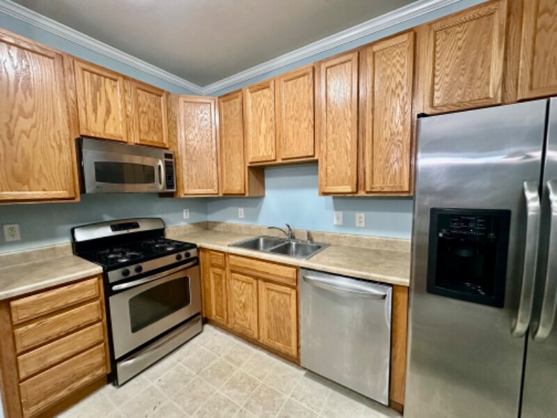 Building Photo - 2231 Raven Rd