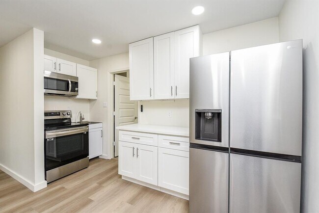 Building Photo - 1010 Woodchurch Ln