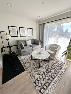 Building Photo - Modern 3-Bedroom End-Unit Townhome with Pr...