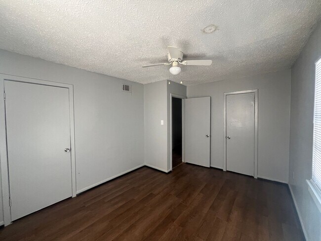 Building Photo - $1,195 - 3 Bedroom 1.5 Bathroom House In Jacksonville