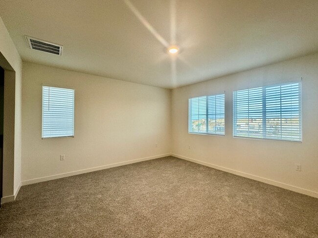 Building Photo - BRAND NEW 4 BEDROOM, 2.5 BATHS, 2 CAR GARA...