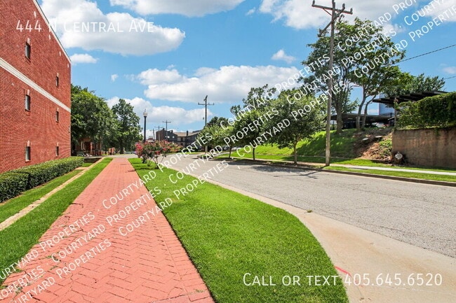 Building Photo - 444 N Central Ave