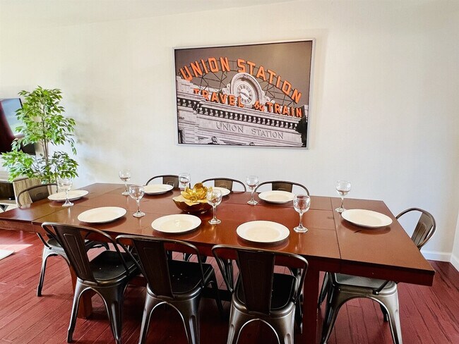 Building Photo - 7012 Ingalls St