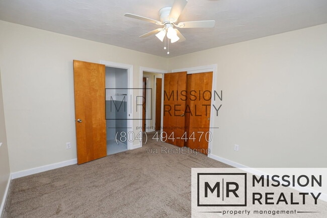 Building Photo - 4823 Suecla Dr