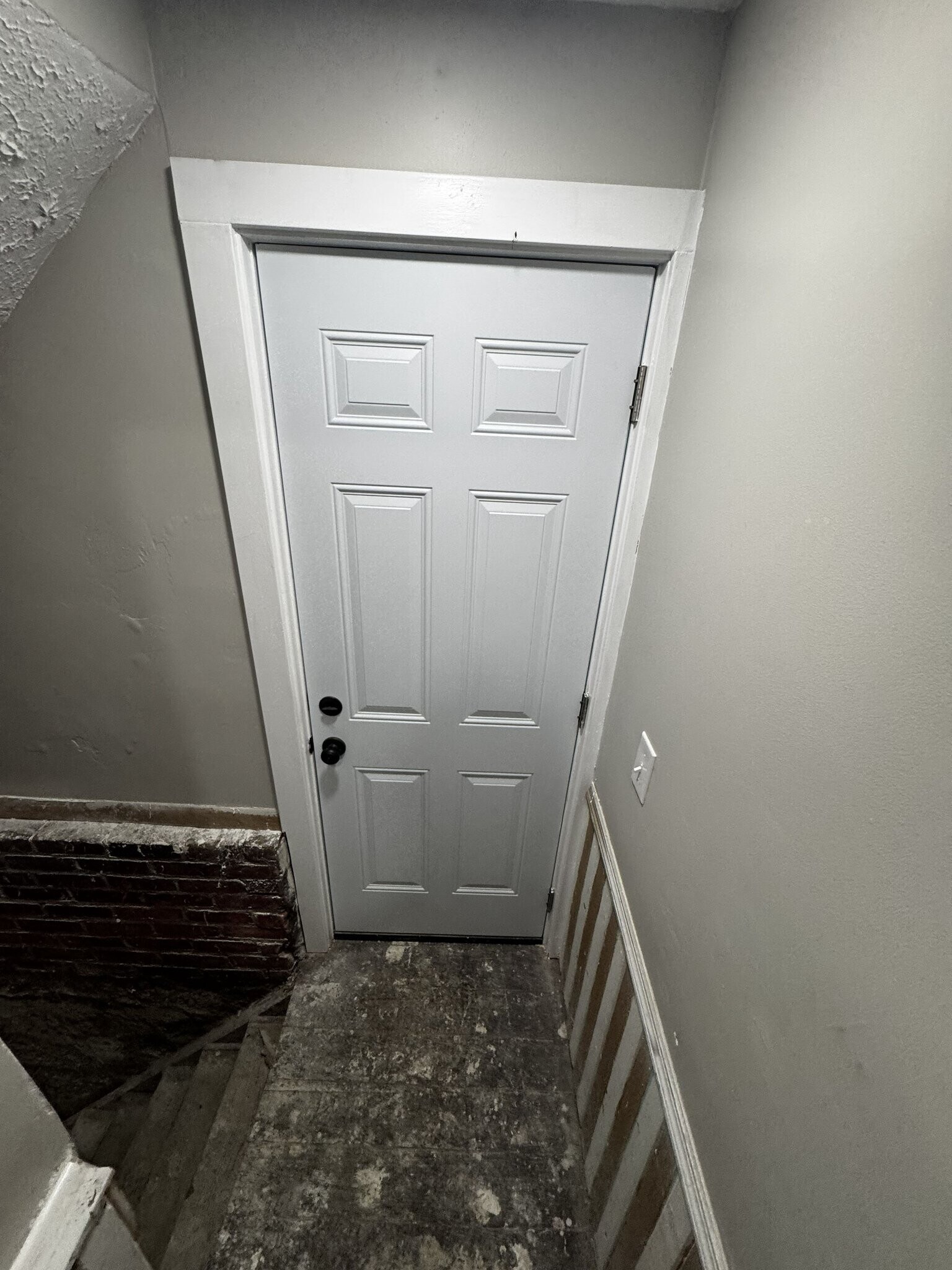 Building Photo - 120 W Brown Ave