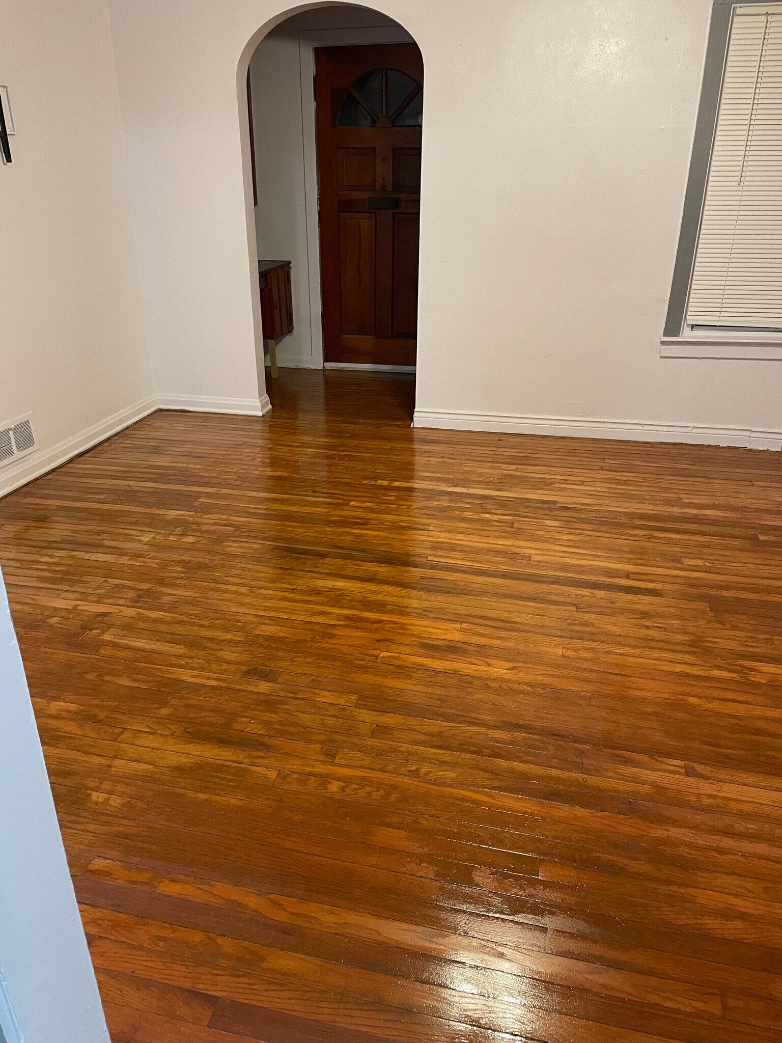 Living Room - 812 N Linn St