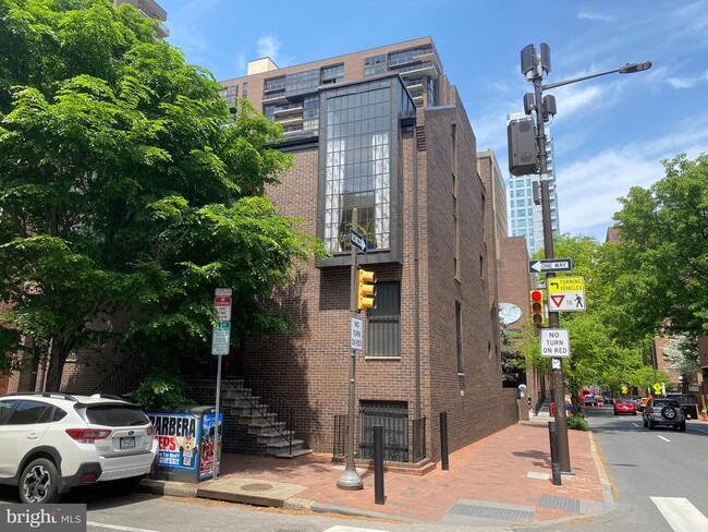 Building Photo - 501 Spruce St