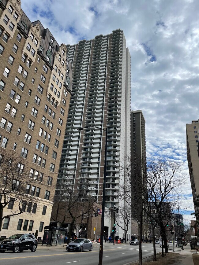 6033 N Sheridan Rd 6033 N Sheridan Rd Chicago IL 60660 Apartment Finder