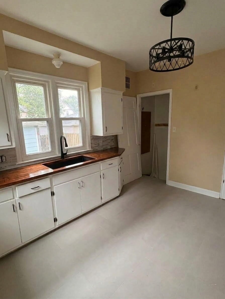 Kitchen - 1744 Park Ave