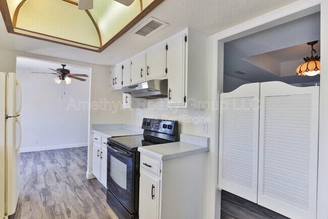 Building Photo - 4419 W Shaw Butte Dr