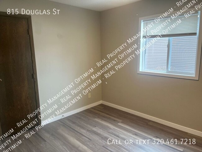 Building Photo - 815 Douglas St