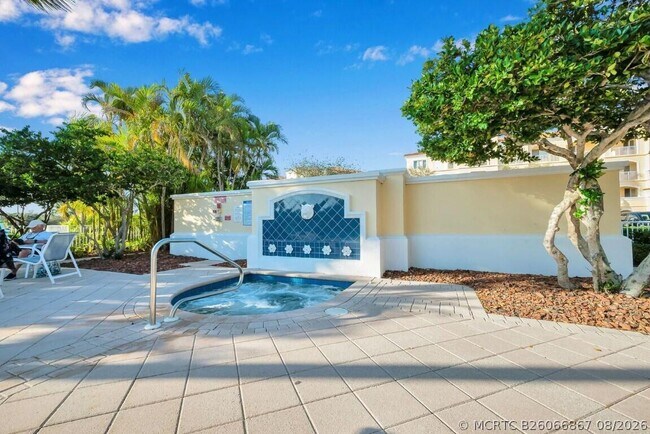 Building Photo - 3 Harbour Isle Dr E