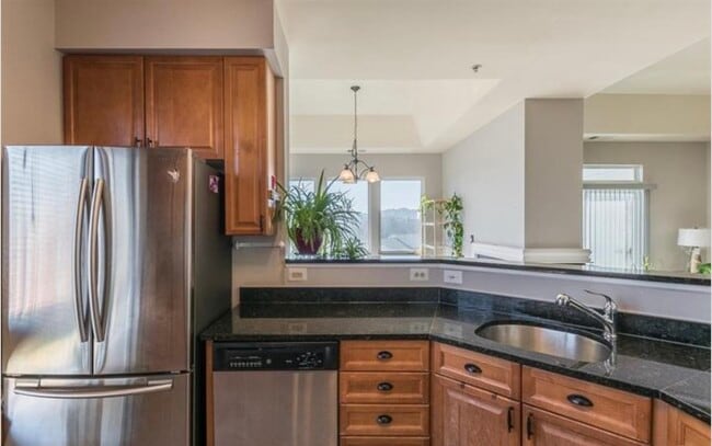 Building Photo - 801 S Greenbrier St